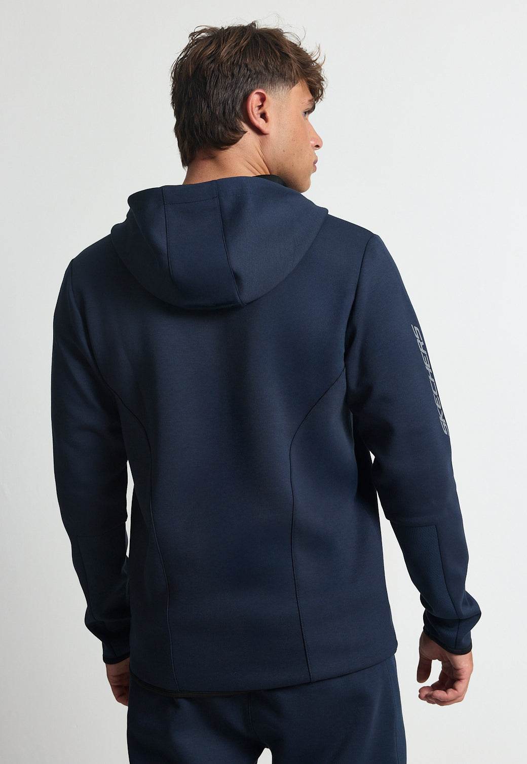 ג'קט אינטרלוק עם קפוצ'ון