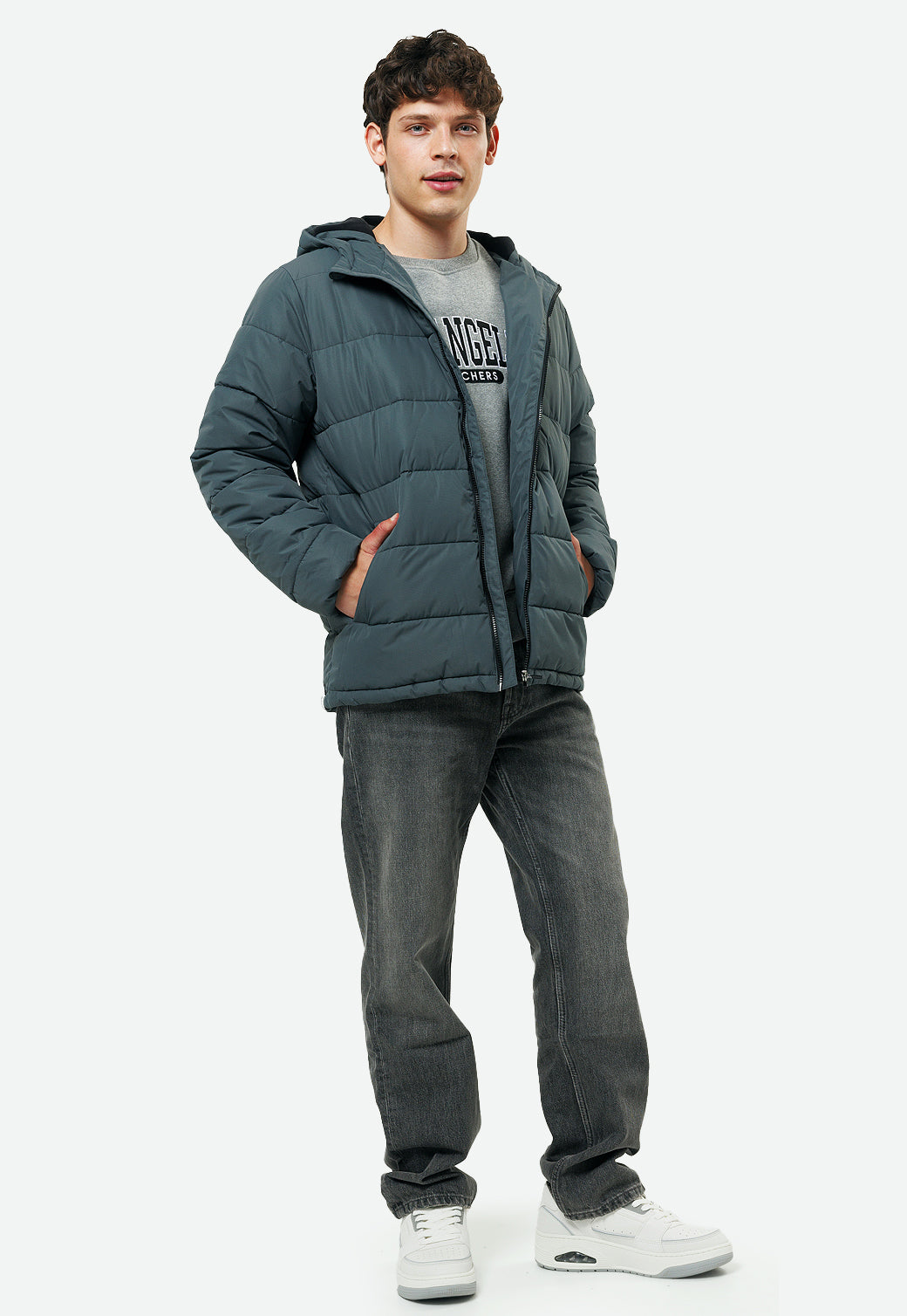 מעיל עם קפוצ'ון