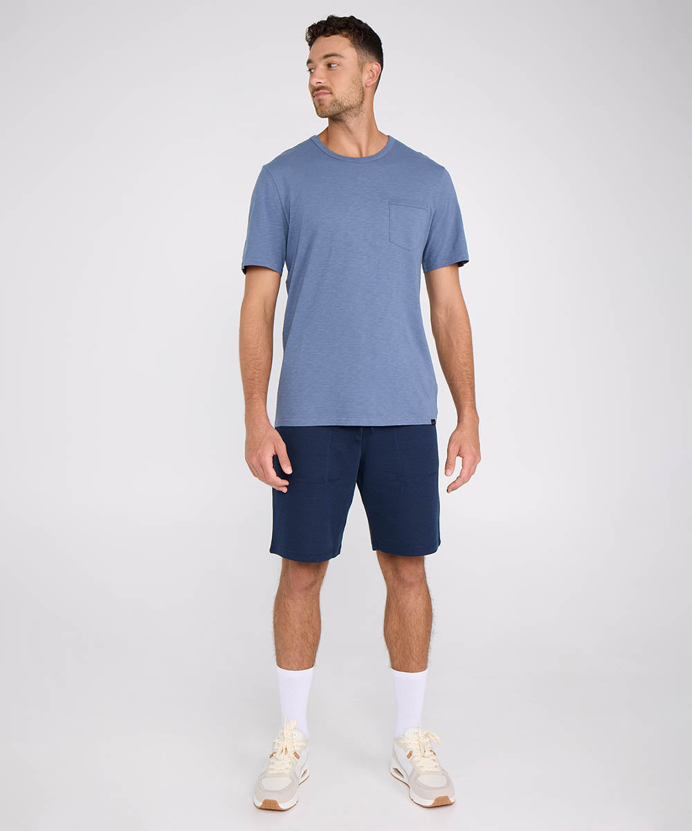 טישרט קצר עם כיס קדמי