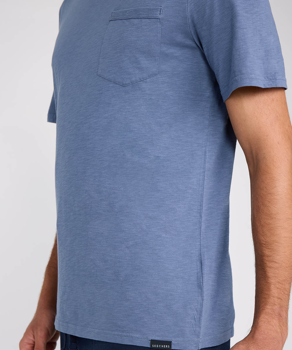 טישרט קצר עם כיס קדמי