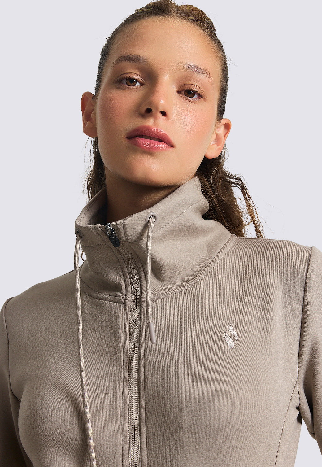 עליונית אינטרלוק עם לוגו רקום