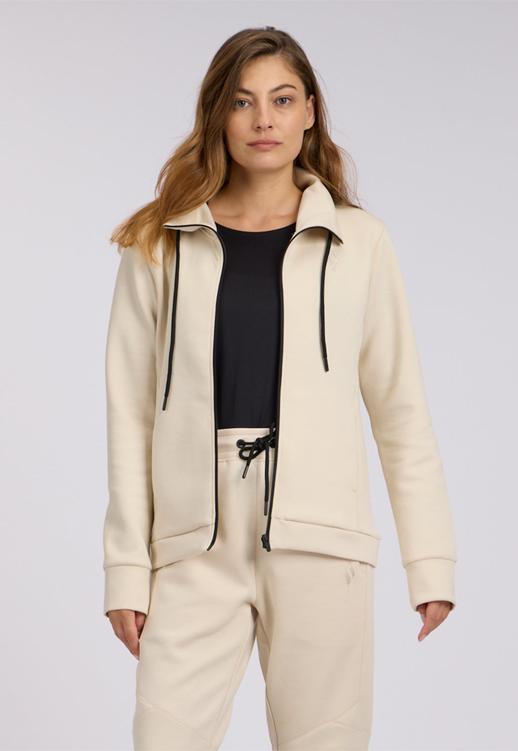 עליונית אינטרלוק עם לוגו רקום