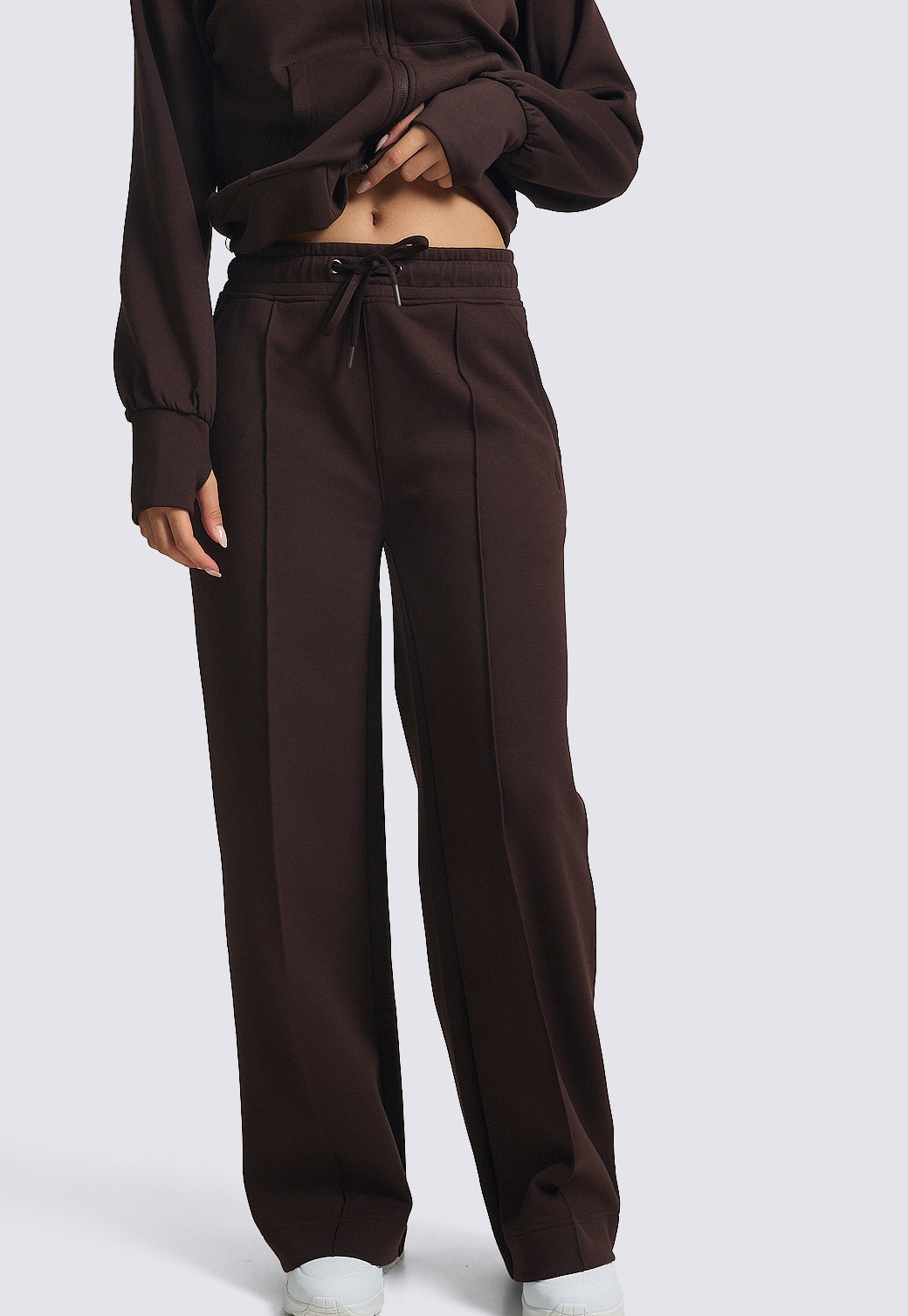 מכנס אינטרלוק בגיזרה מתרחבת