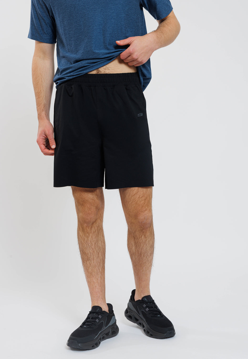 מכנס קצר עם לוגו