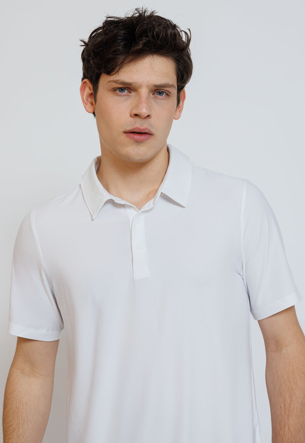 חולצת פולו קצרה