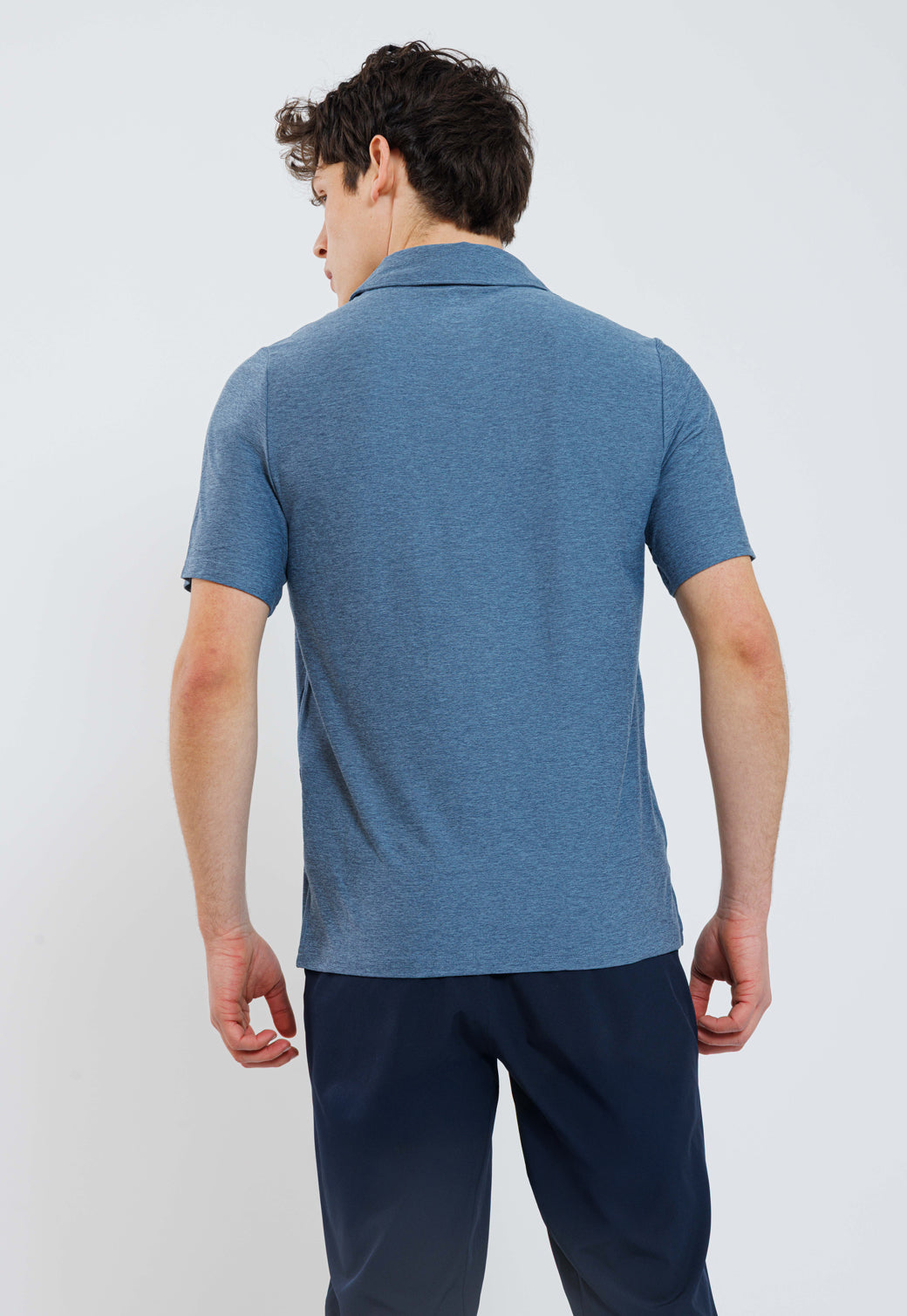 חולצת פולו קצרה