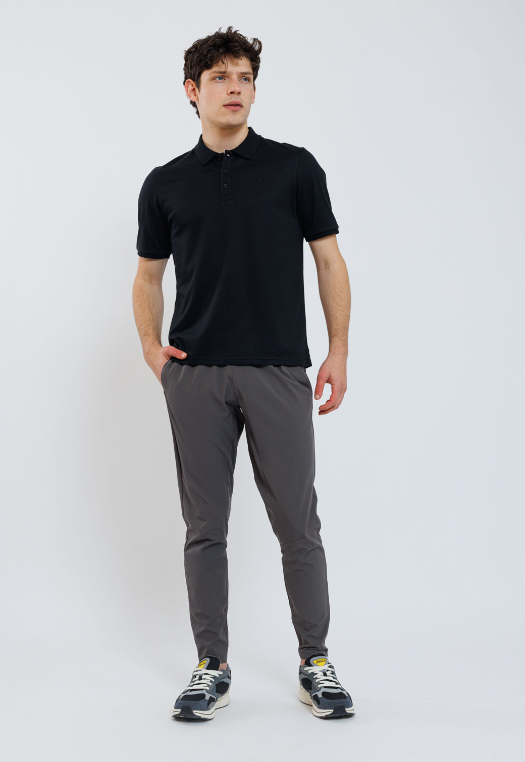 חולצת פולו קצרה