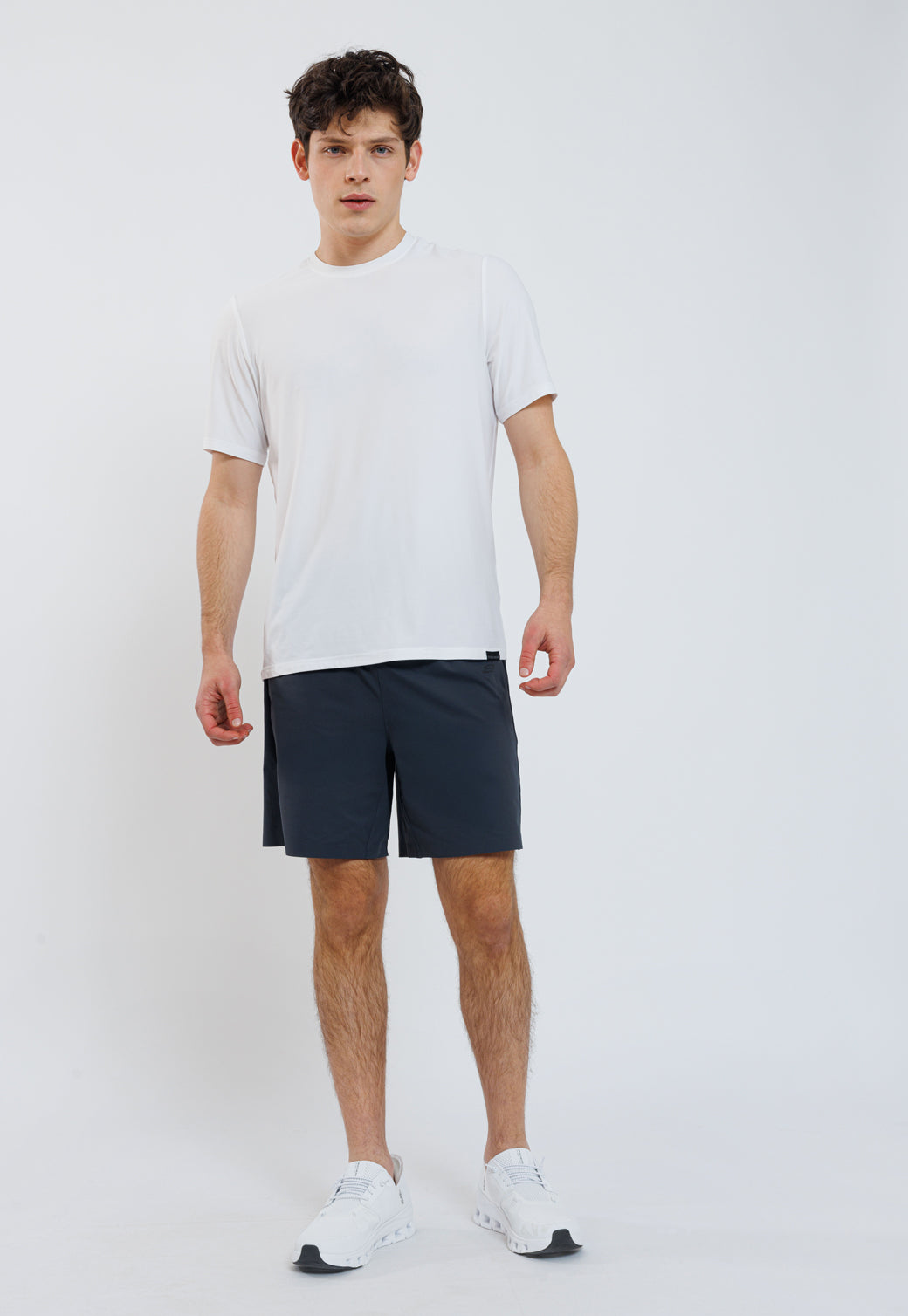 מכנס קצר עם לוגו