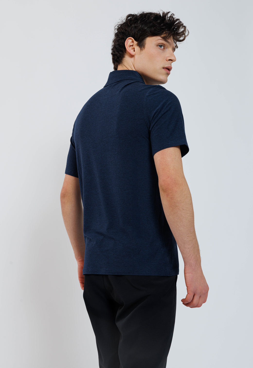 חולצת פולו קצרה