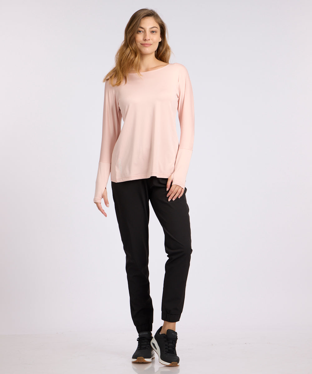 חולצה עם מעטפת בגב