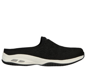 כפכפי סליפ-און גזרה רחבה לנשים | Commute Time In The Clear צבע: שחור