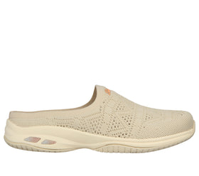 כפכפי סליפ-און גזרה רחבה לנשים | Commute Time In The Clear צבע נטורל