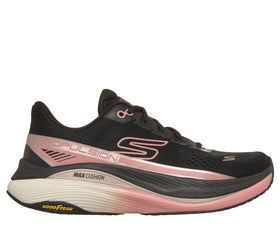 נעלי ריצה נשים | GOrun Max Cushioning - Propulsion צבע: שחור