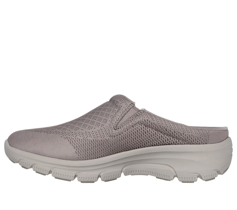 כפכפי סליפ-און רחבות לנשים | Easy Going