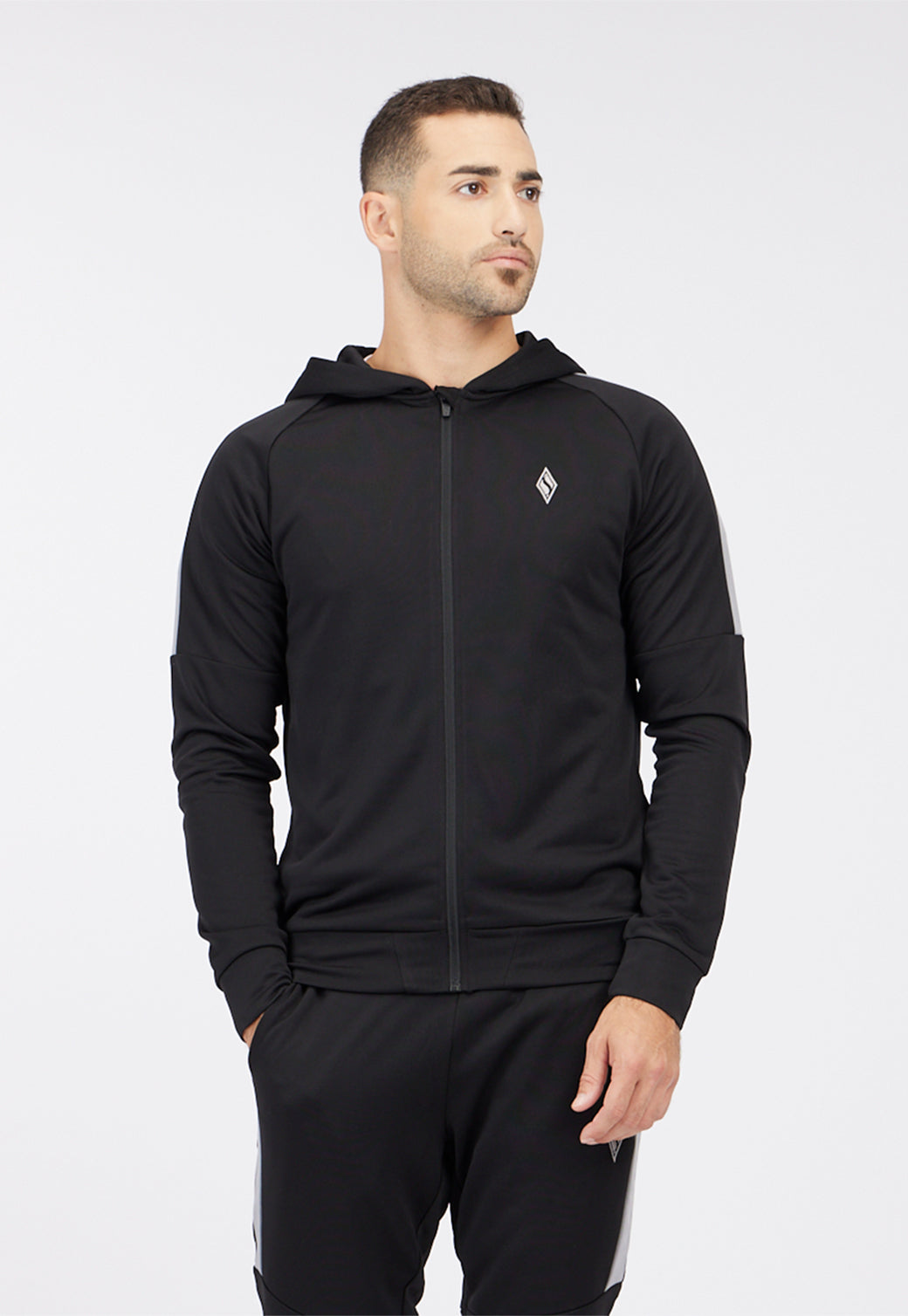 ג'קט ספורט עם קפוצ'ון