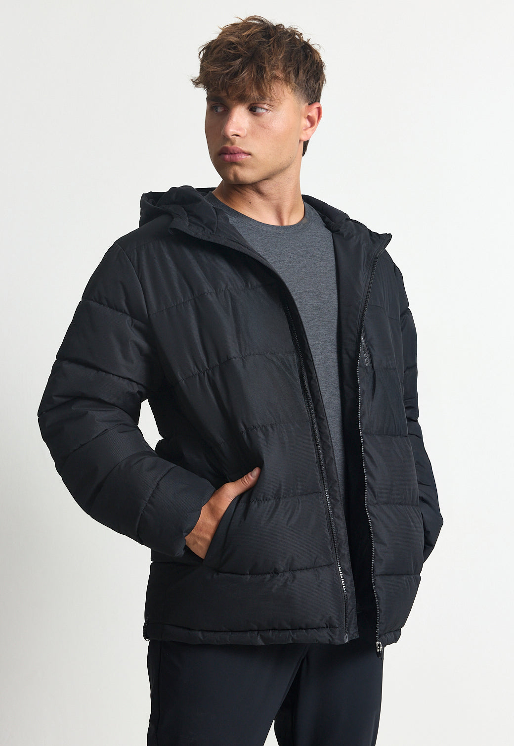 מעיל עם קפוצ'ון