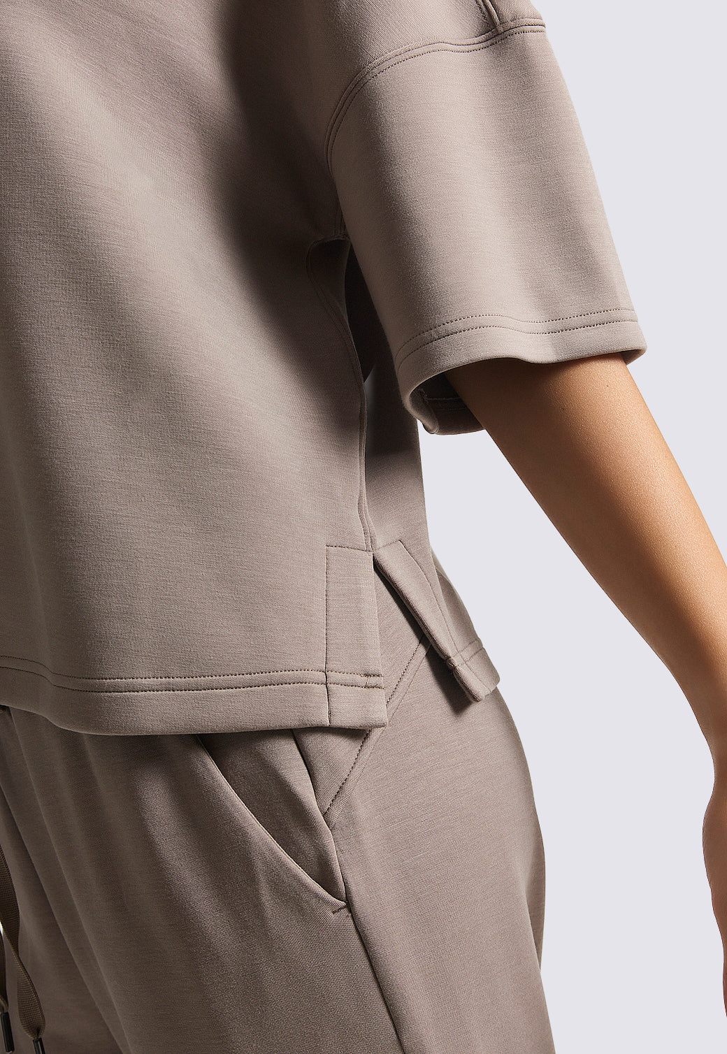 חולצה קצרה רפויה