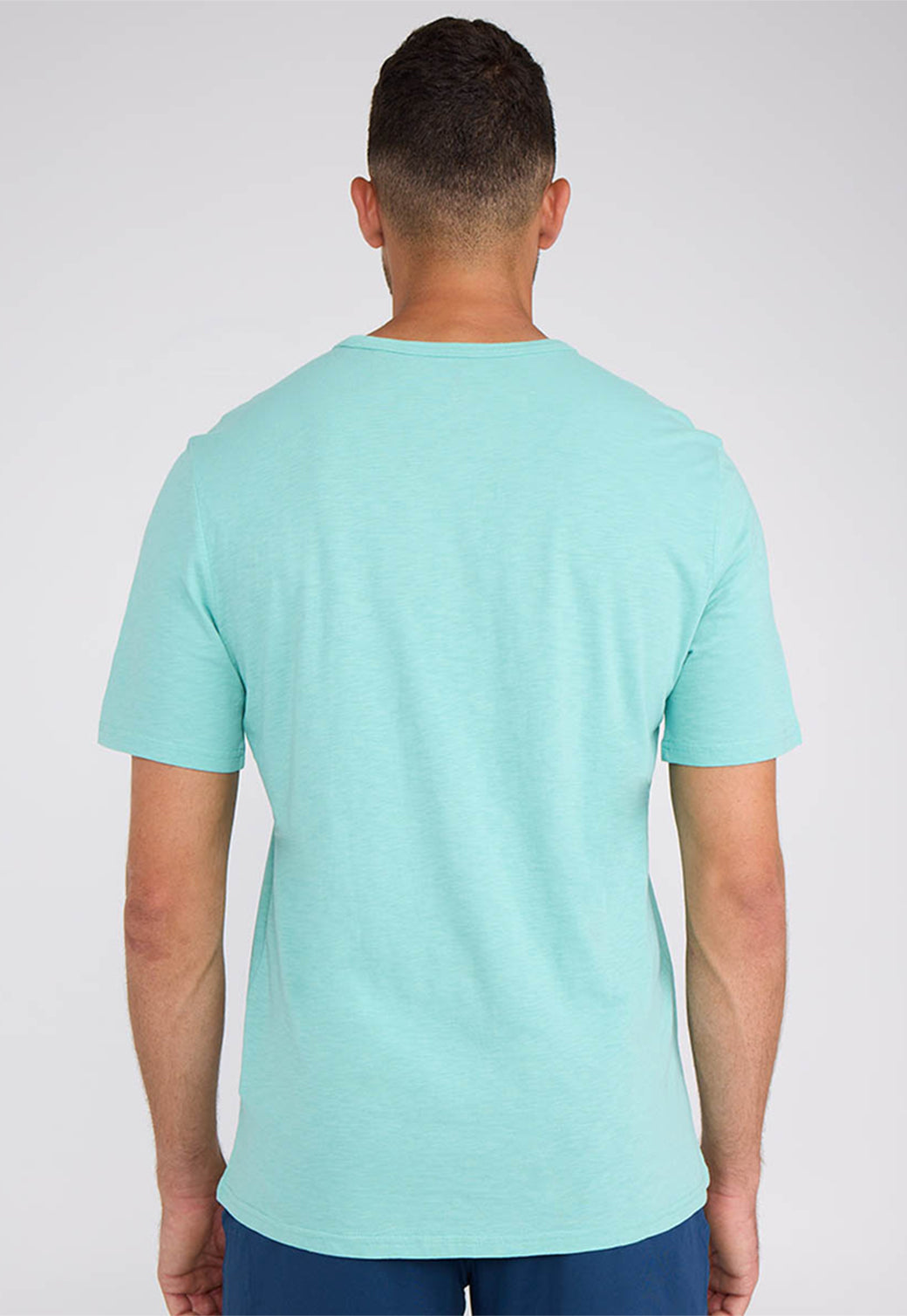 טישירט קצר עם כיס קדמי