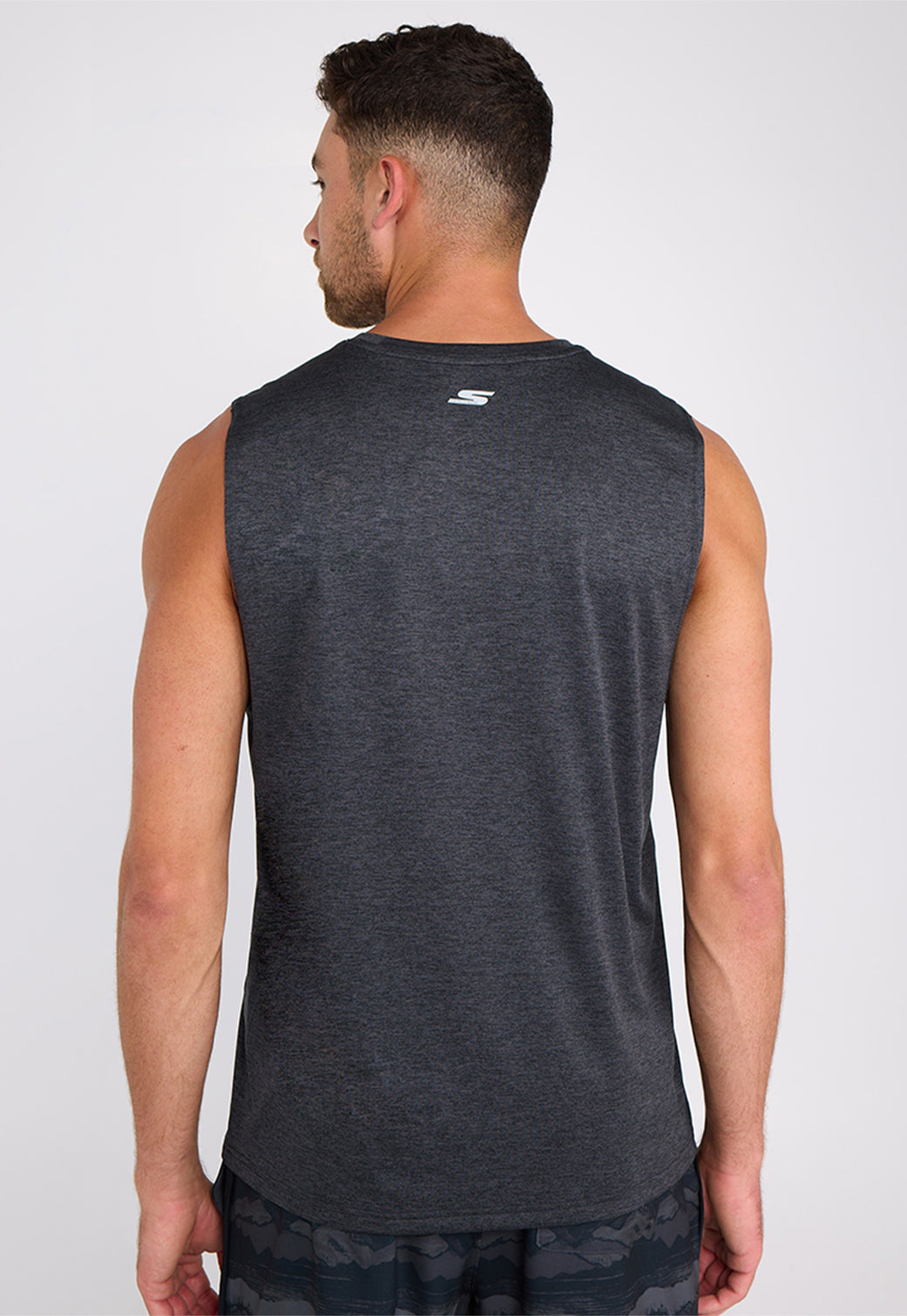 גופיית אימון מנדפת