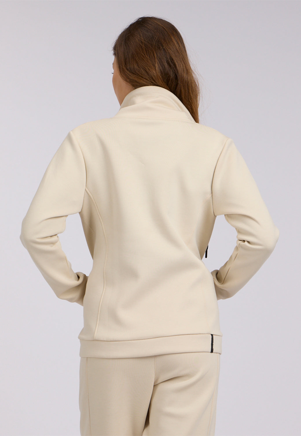 עליונית אינטרלוק עם לוגו רקום