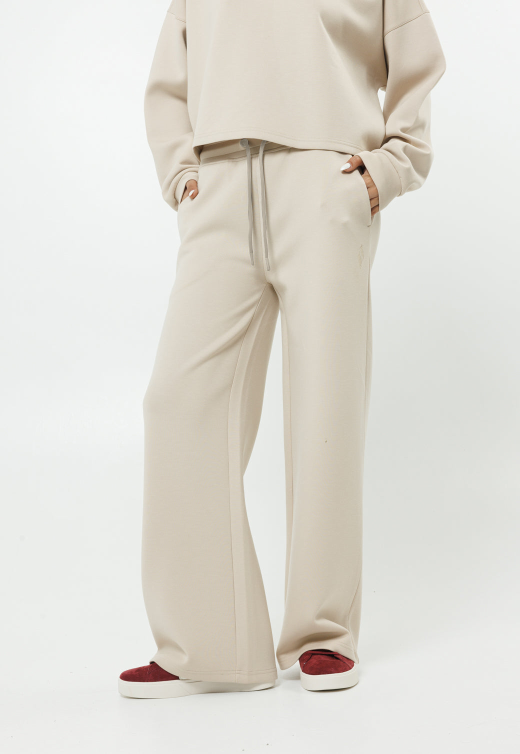 מכנס אינטרלוק בגיזרה מתרחבת