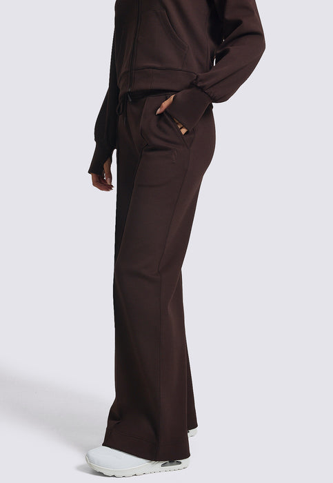 מכנס אינטרלוק בגיזרה מתרחבת