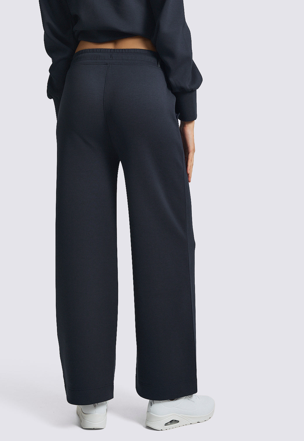 מכנס אינטרלוק בגיזרה מתרחבת