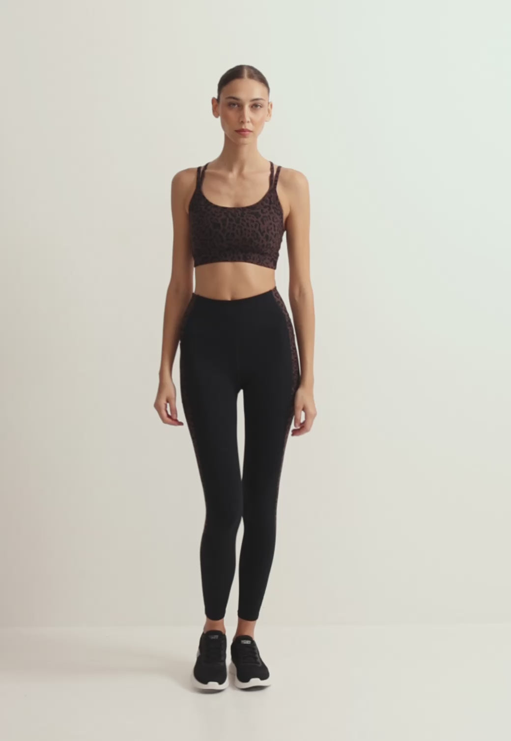 חזיית ספורט מנומרת