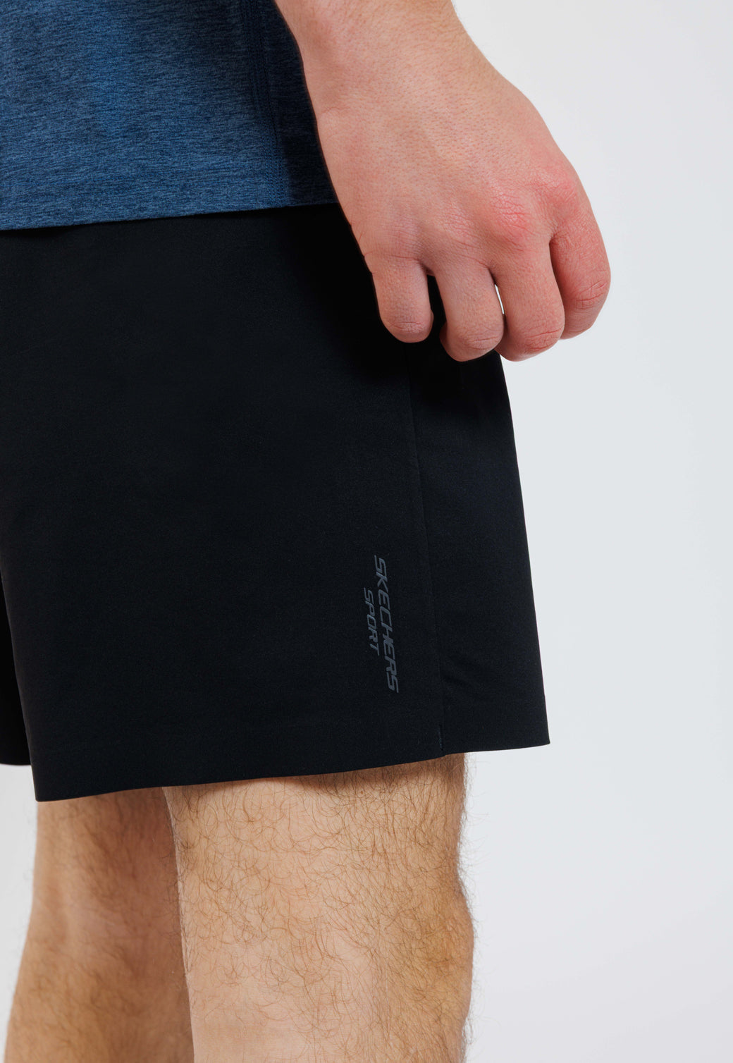 מכנס קצר עם לוגו