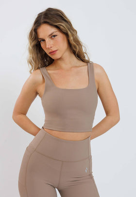 טופ ספורט צבע בז'