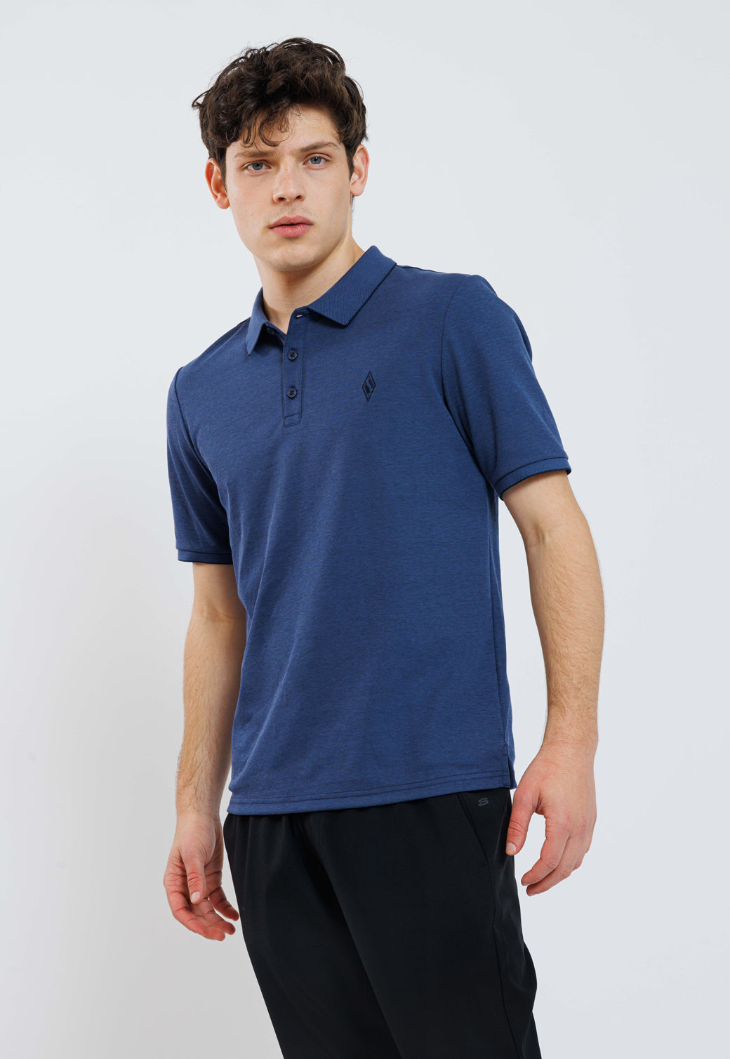 חולצת פולו קצרה