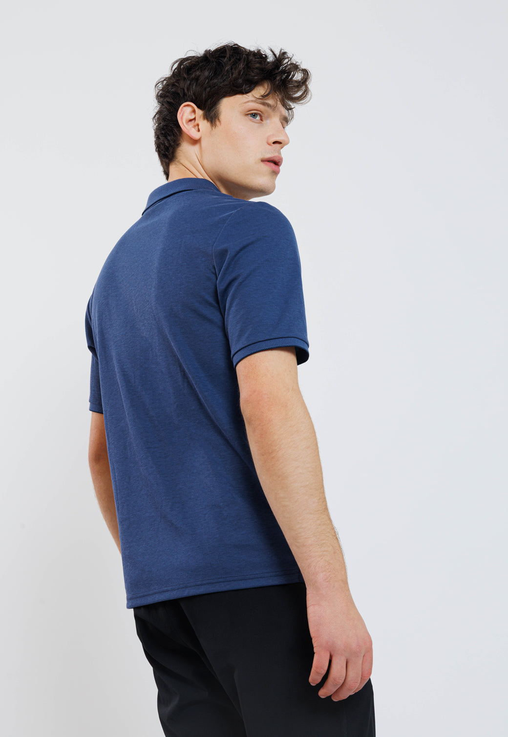 חולצת פולו קצרה