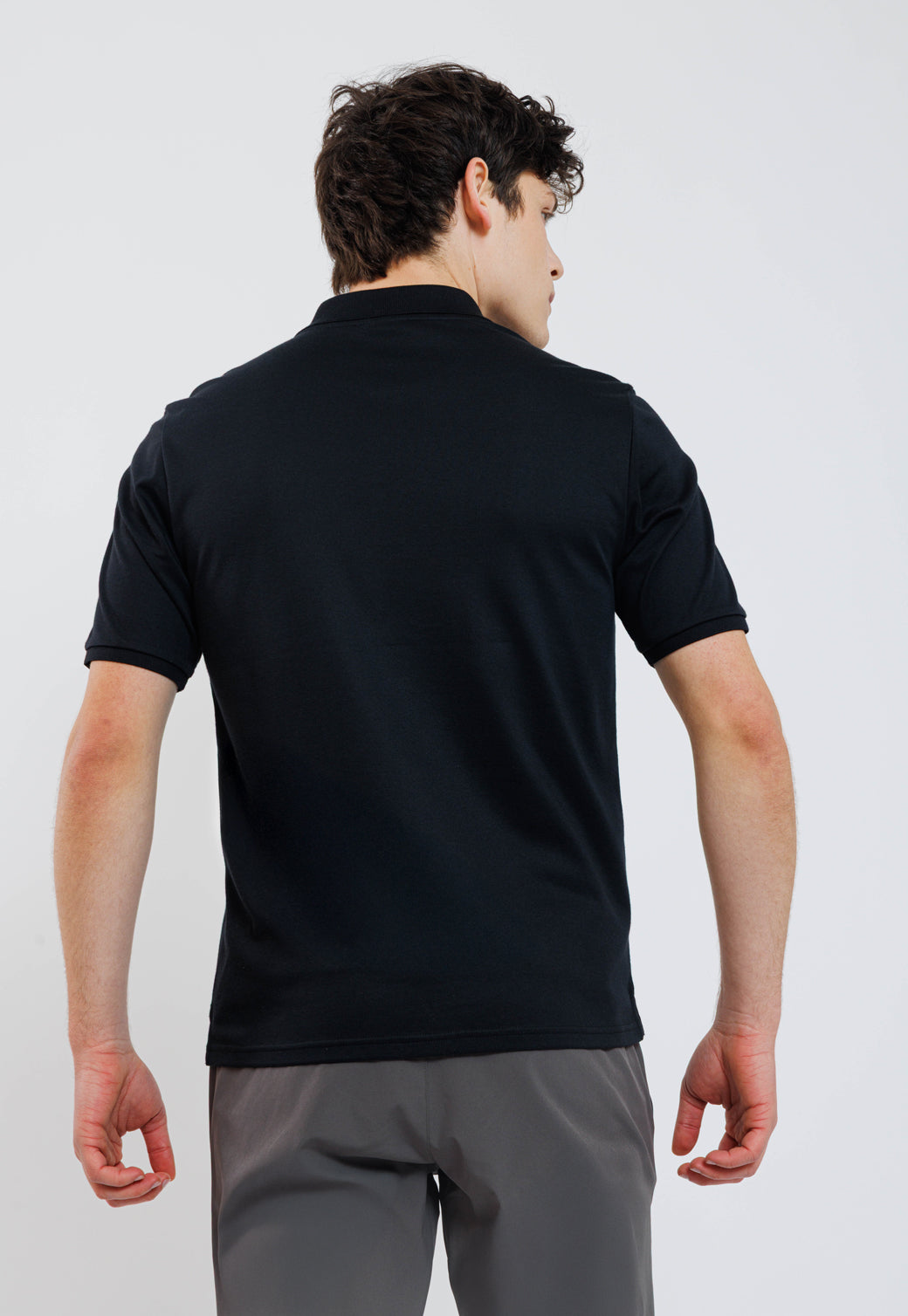 חולצת פולו קצרה