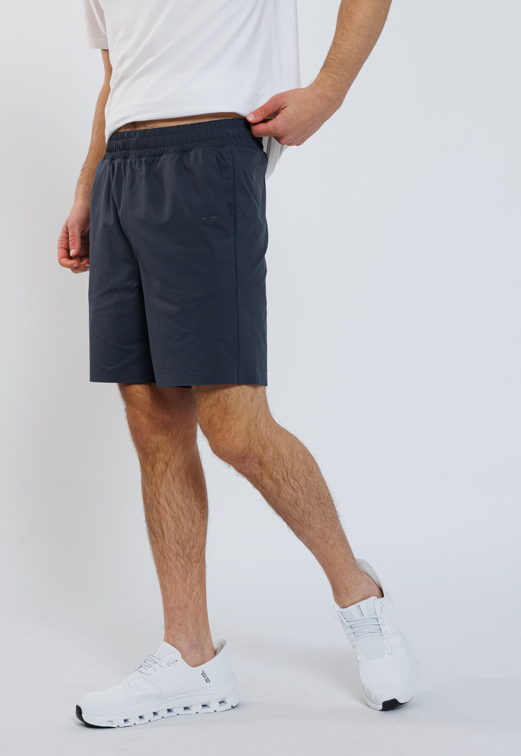 מכנס קצר עם לוגו