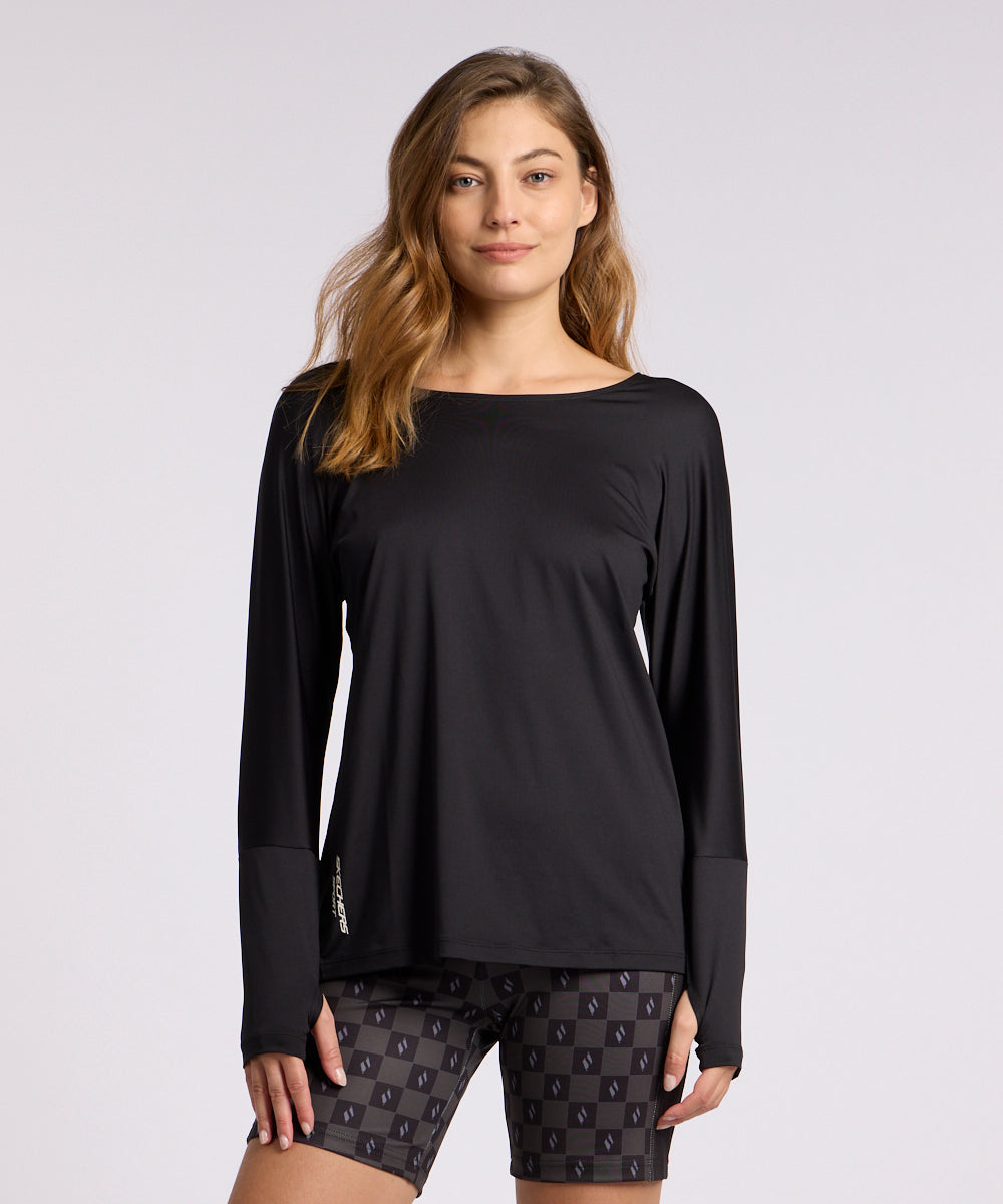 חולצה עם מעטפת בגב